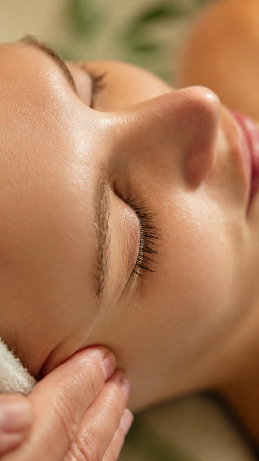 Instant Glow Facial Massage bei Get Set Glow Zürich